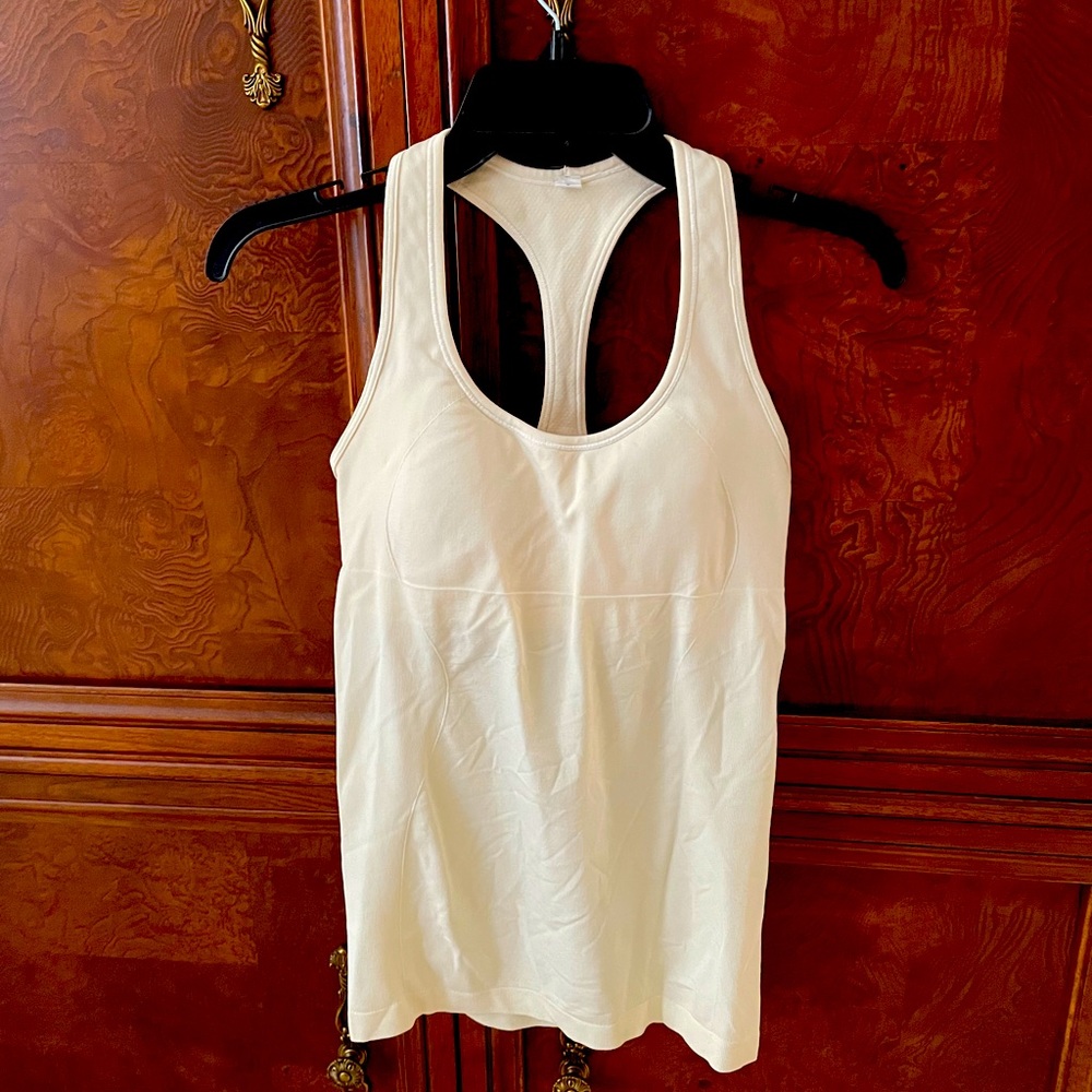 Lululemon tank